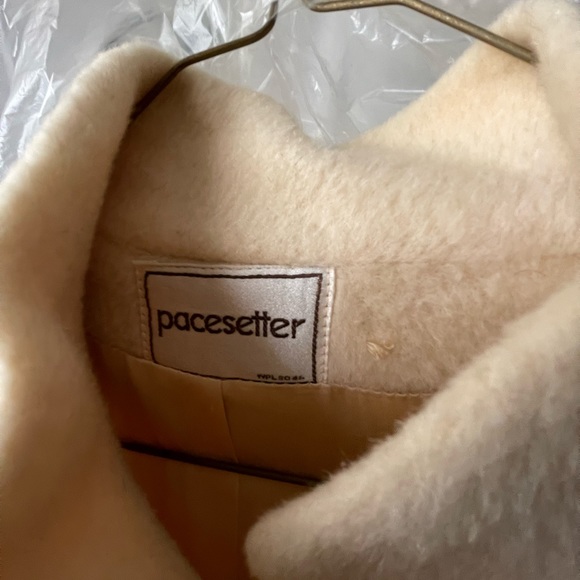 WOMENS..VTG. CREME..”PACESETTER” 100% wOOL DOUBLE BREAST PLEATED MAXI COAT - Picture 2 of 13